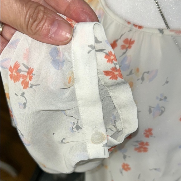 LC Lauren Conrad White Flutter Sleeve Blouse - Picture 3 of 9